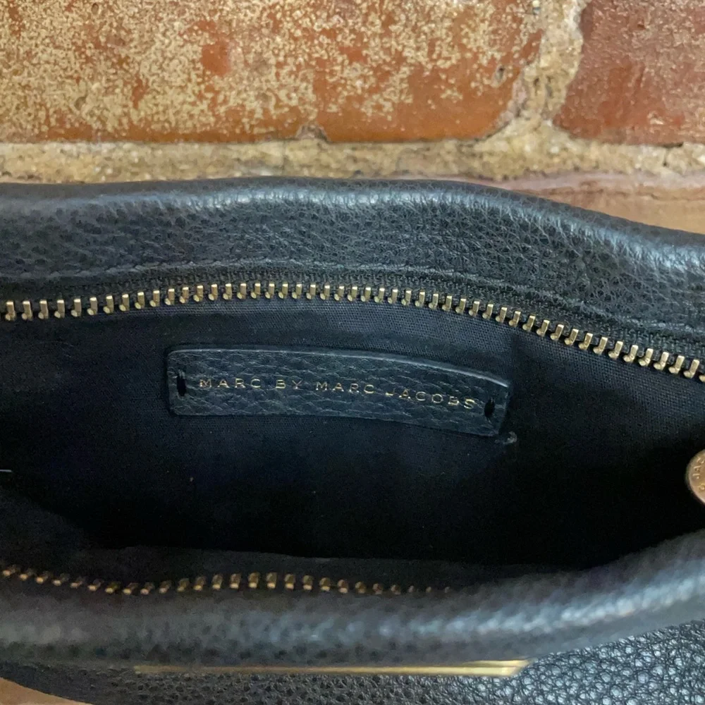 Marc By Marc Jacobs Black Pebbled Leather Crossbody Bag - Picture 4 of 4